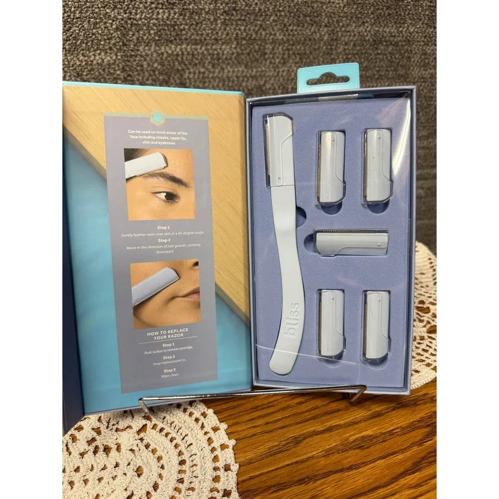 Bliss Facial Dermaplaner System with 6 Razor Cartridges Blue Exfoliating Tool